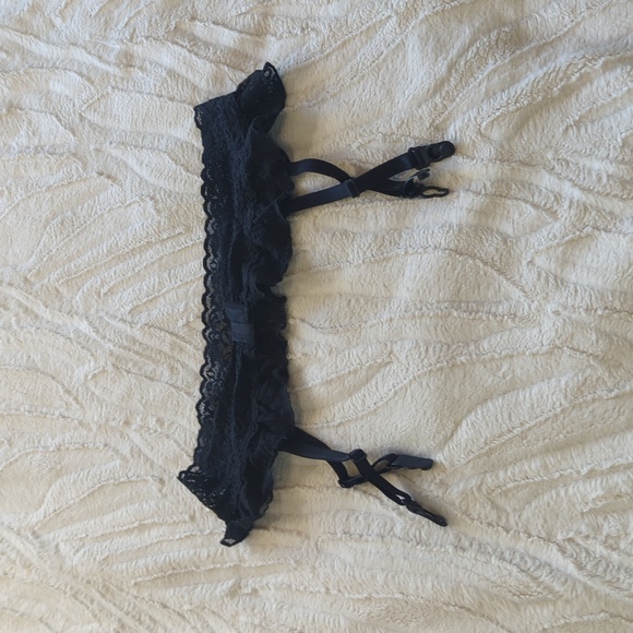 Like New Victoria's Secret Stocking Belt - Picture 6 of 10